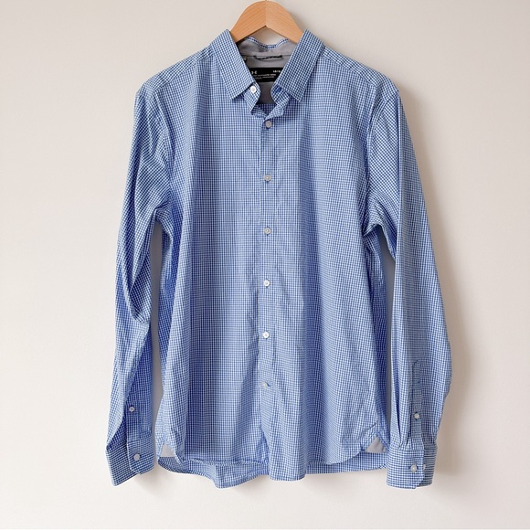 Under Armour Performance Woven Button Down Shirt - Picture 4 of 5